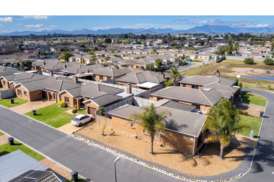 3 Bedroom Property for Sale in Zonnendal Western Cape